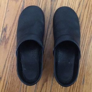 Black womens Dansko Clogs